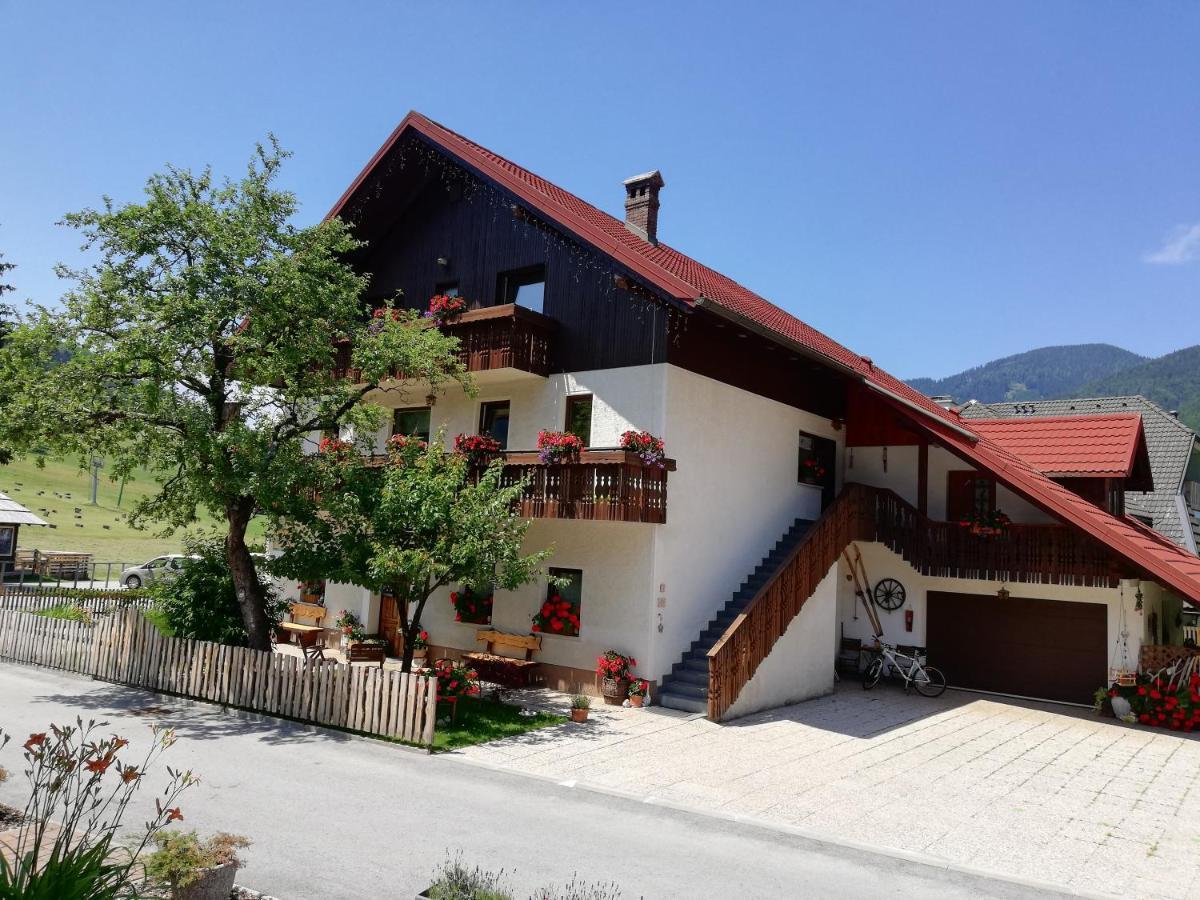 Apartments & Rooms Smucka Краньска Гора Экстерьер фото
